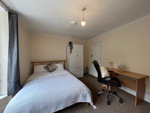 Bedroom- click for photo gallery
